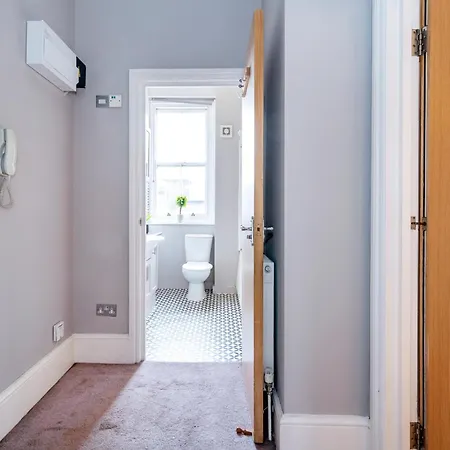 Large 1 Bedroom In Center Of London 3 Exterior photo