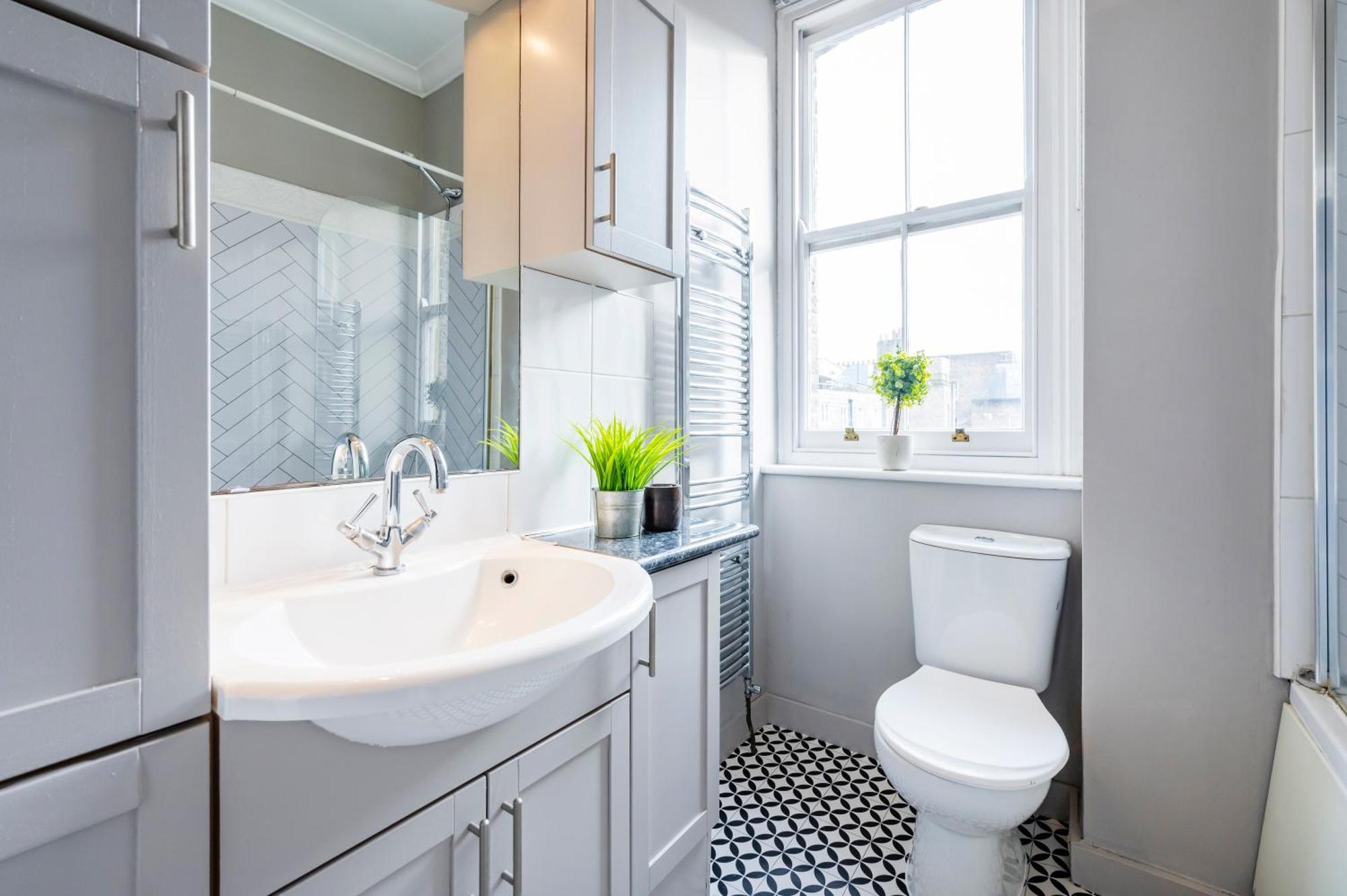 Appartamento Large 1 Bedroom In Center Of 3 Londra