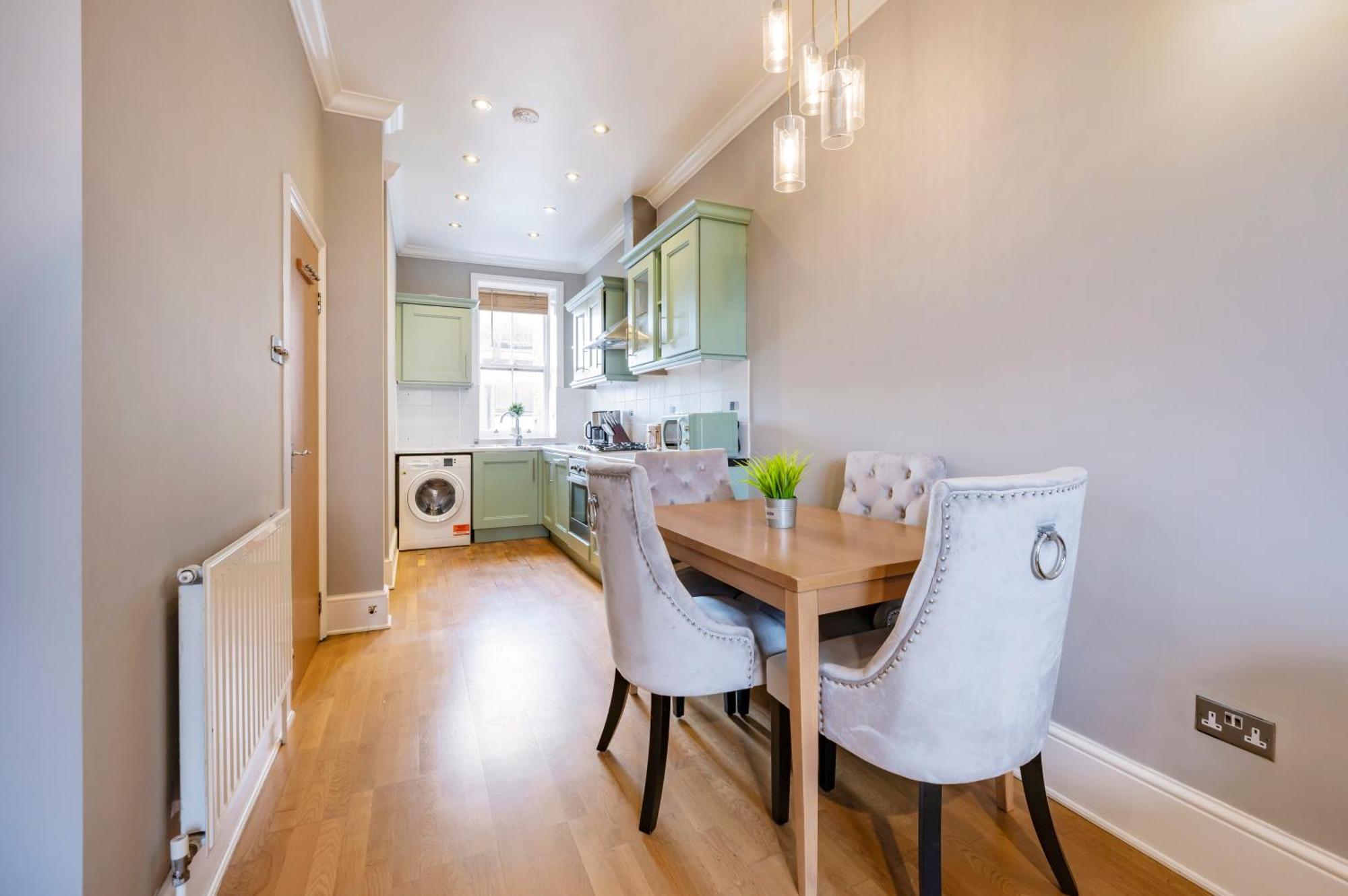 Appartamento Large 1 Bedroom In Center Of 3 *